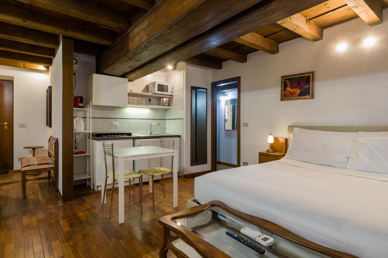 Leoncin D'Oro Apartment Verona Bagian luar foto