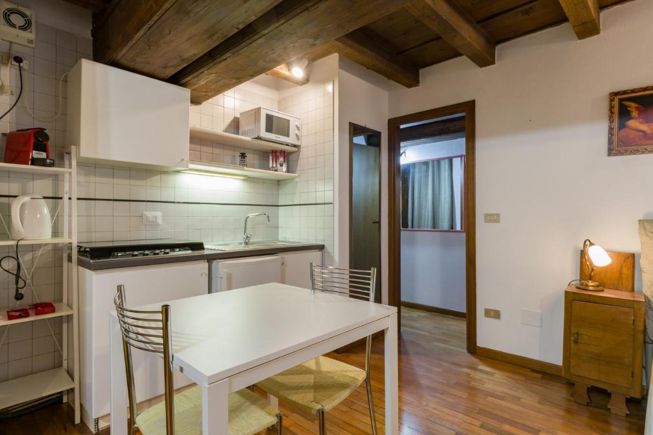 Leoncin D'Oro Apartment Verona Bagian luar foto