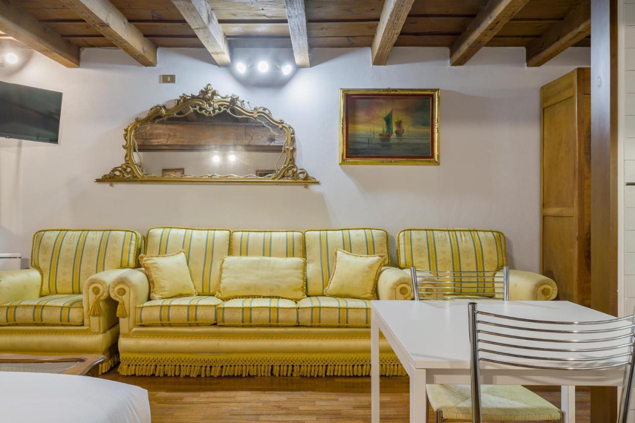 Leoncin D'Oro Apartment Verona Bagian luar foto